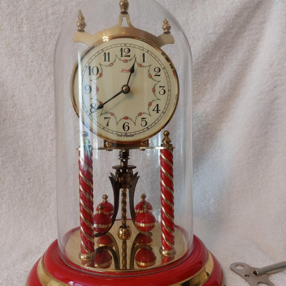 Anniversary clock 400 day clock. Tramp, make America great again